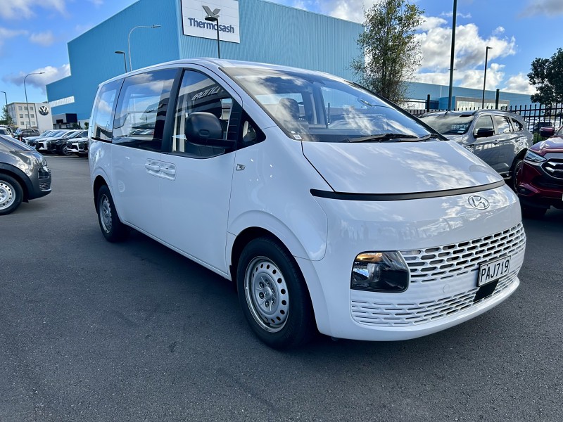 2022 Hyundai Staria
