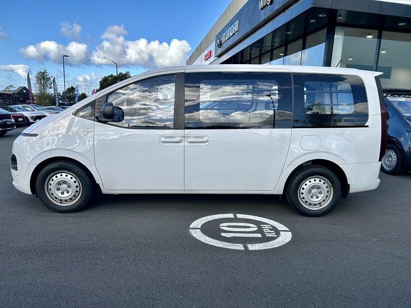 2022 Hyundai Staria
