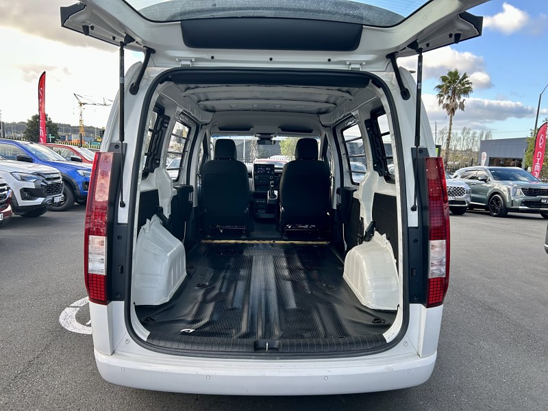 2022 Hyundai Staria