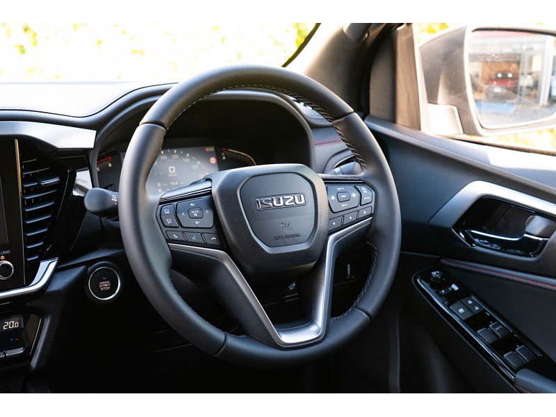 2026 Isuzu MU-X