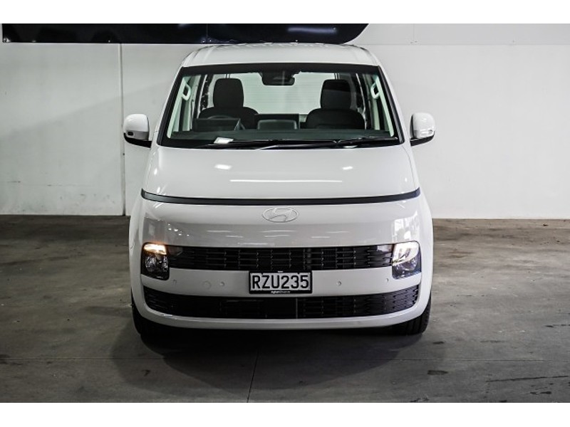 2026 Hyundai Staria Load