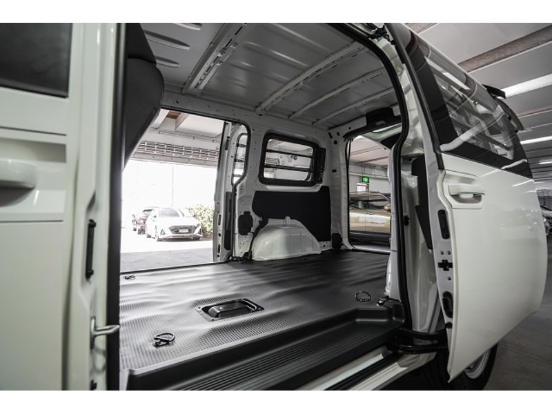 2026 Hyundai Staria Load