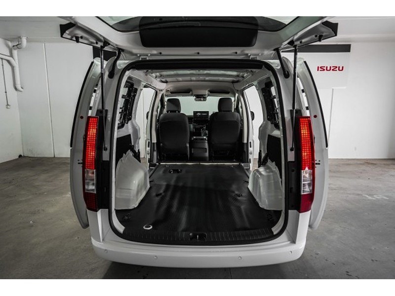 2026 Hyundai Staria Load