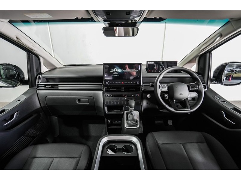 2026 Hyundai Staria Load