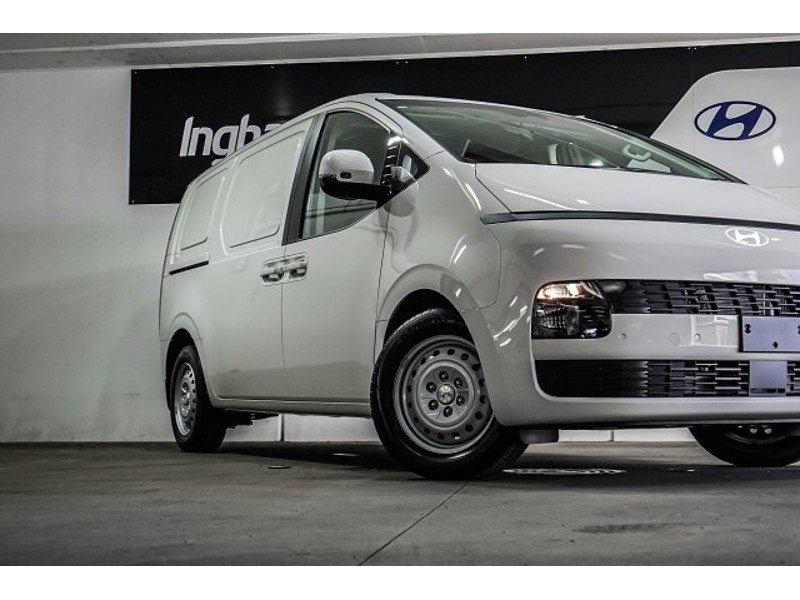 2026 Hyundai Staria Load