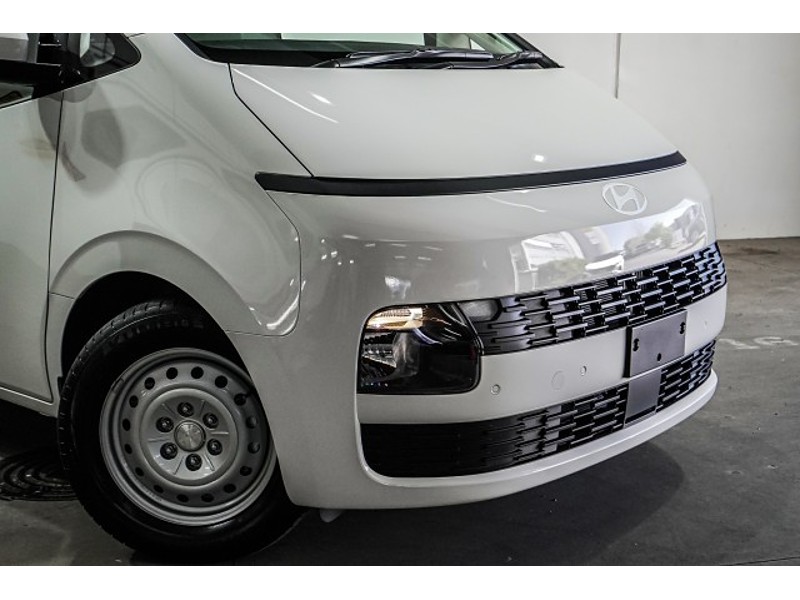 2026 Hyundai Staria Load