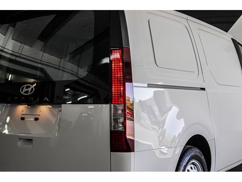 2026 Hyundai Staria Load