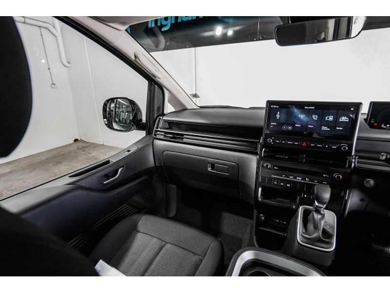 2026 Hyundai Staria Load