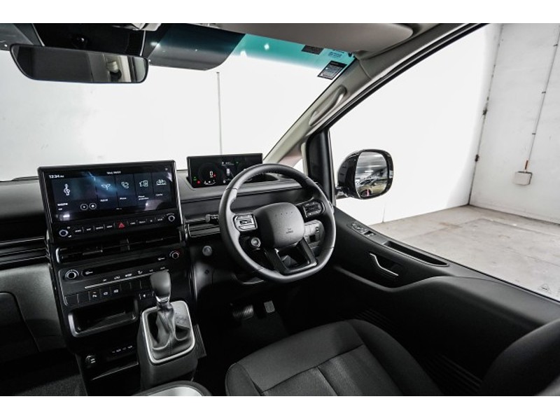 2026 Hyundai Staria Load
