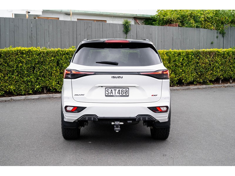 2026 Isuzu MU-X