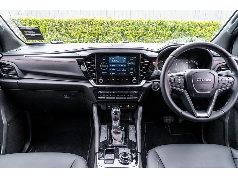 2026 Isuzu MU-X