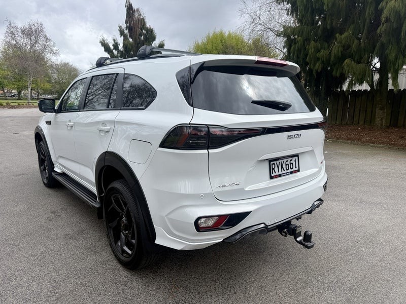 2026 Isuzu MU-X