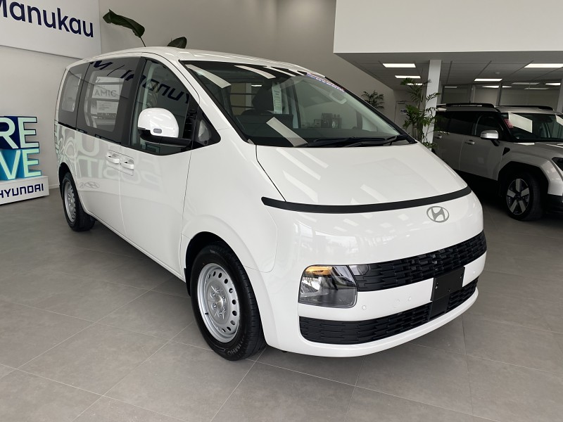 2026 Hyundai Staria Load