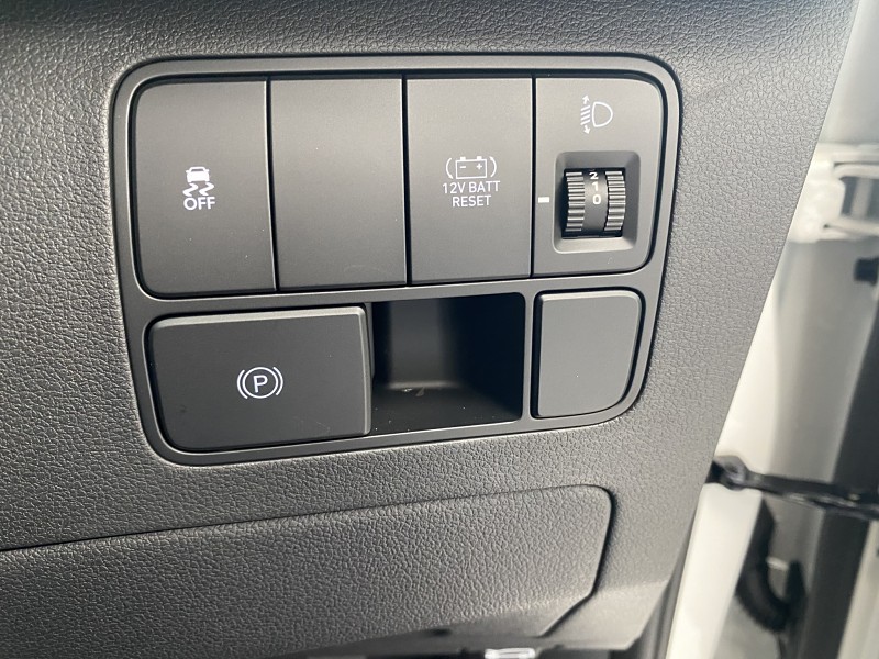 2026 Hyundai Staria Load