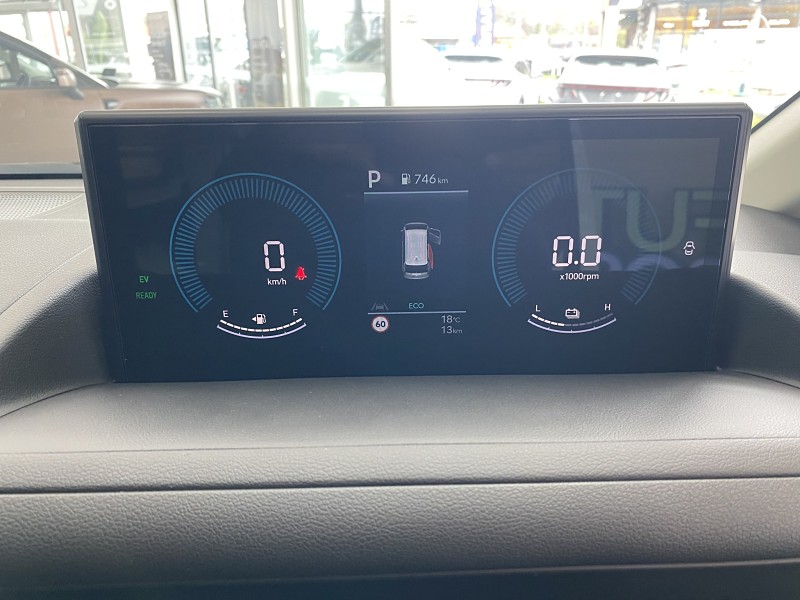 2026 Hyundai Staria Load