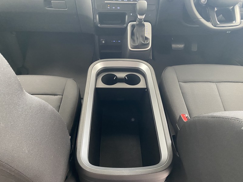 2026 Hyundai Staria Load