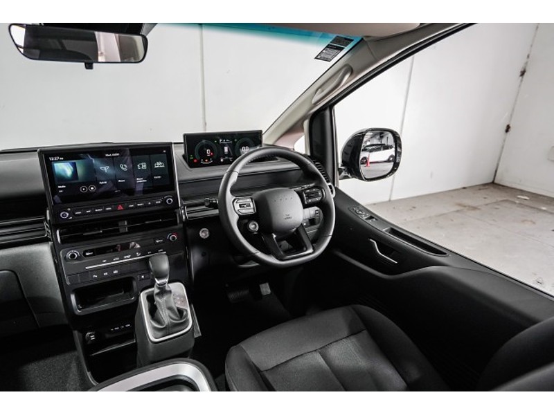 2026 Hyundai Staria Load