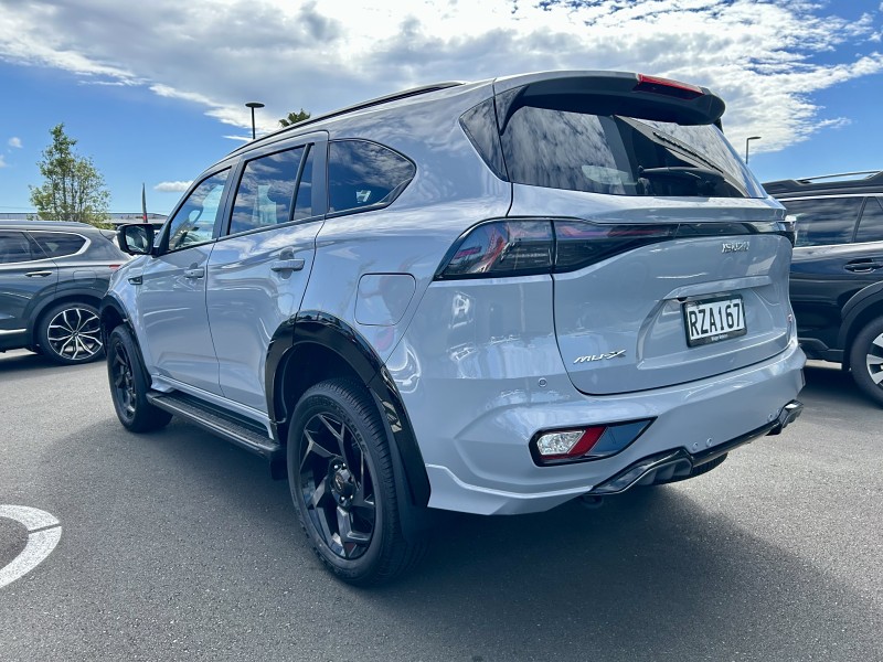 2026 Isuzu MU-X