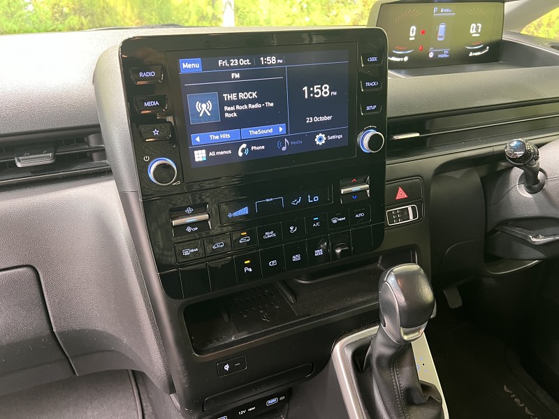 2022 Hyundai Staria