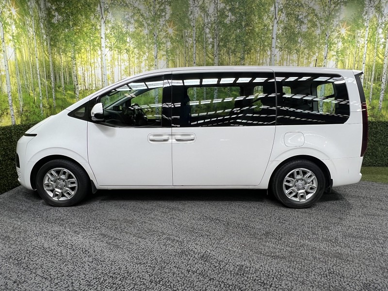 2022 Hyundai Staria