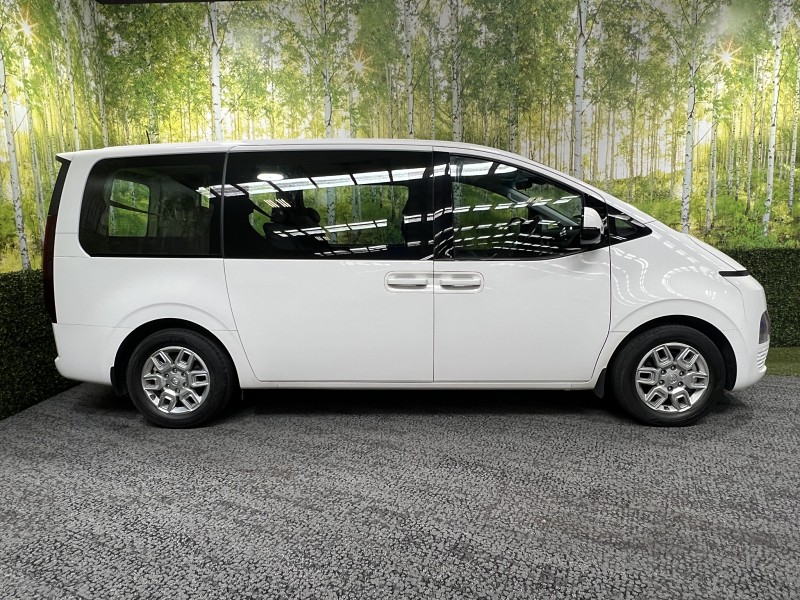 2022 Hyundai Staria