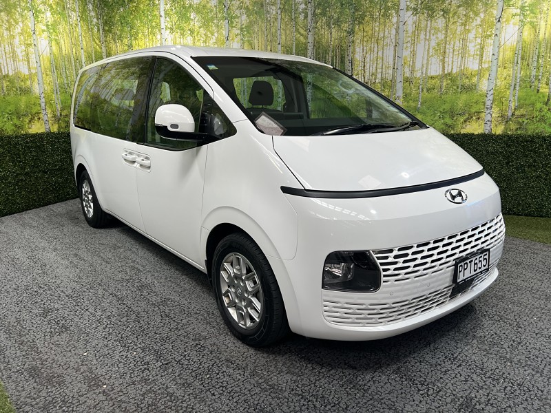 2022 Hyundai Staria