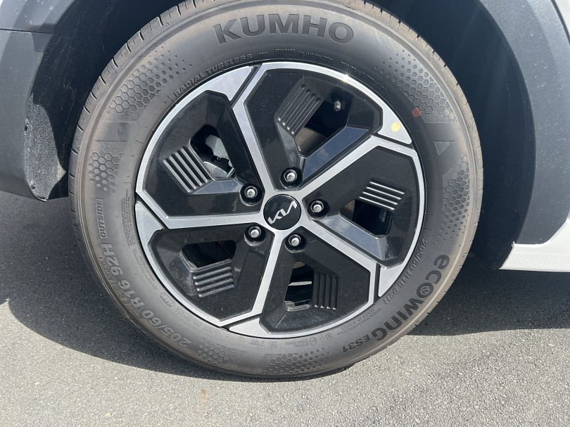 2023 Kia Niro 7