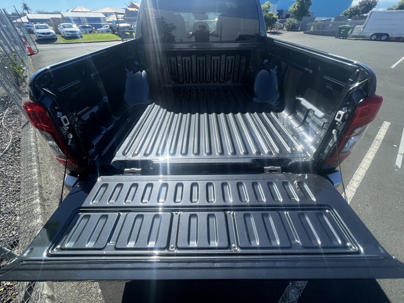 2023 Mitsubishi Triton 8