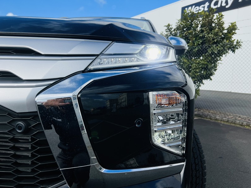 2023 Mitsubishi Pajero Sport 4
