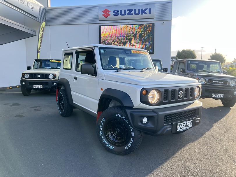 2023 Suzuki Jimny 1