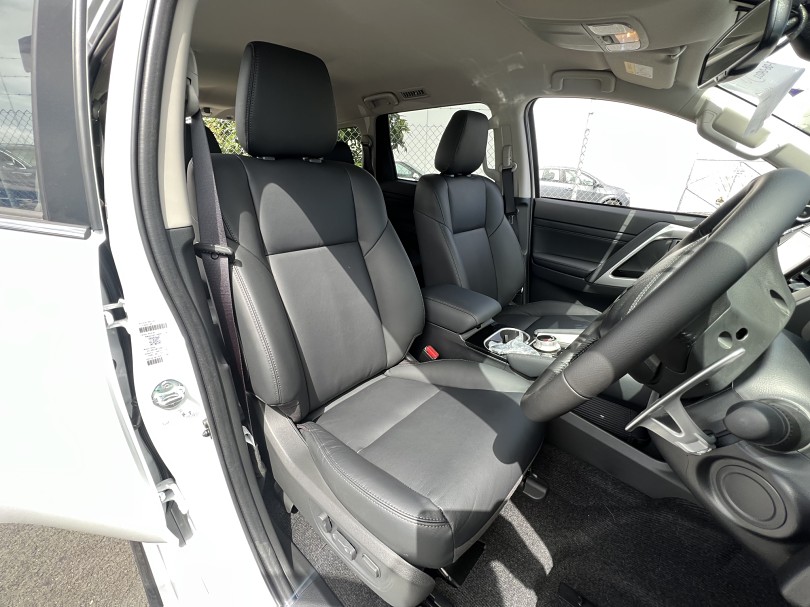 2023 Mitsubishi Pajero Sport 6