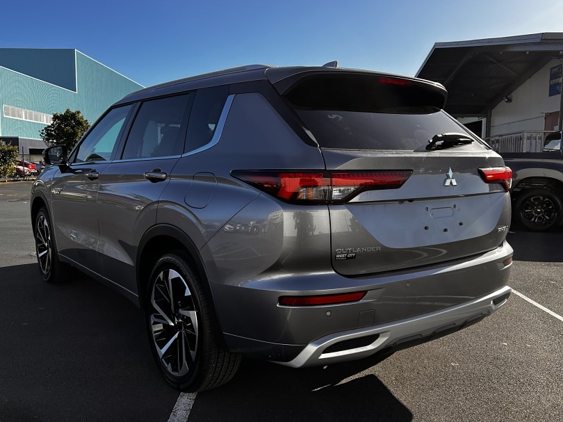 2023 Mitsubishi Outlander 5