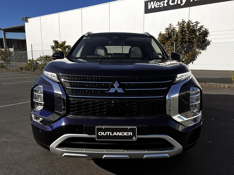 2023 Mitsubishi Outlander 8