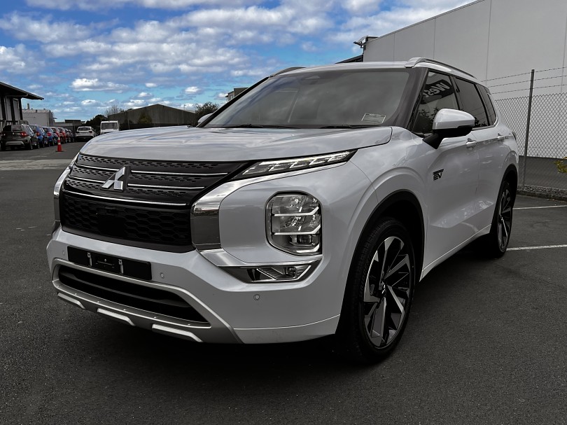 2023 Mitsubishi Outlander 6