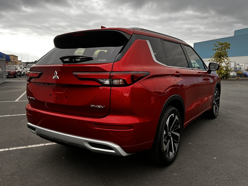 2023 Mitsubishi Outlander 3