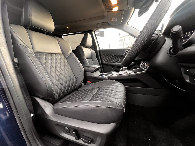 2023 Mitsubishi Outlander 15