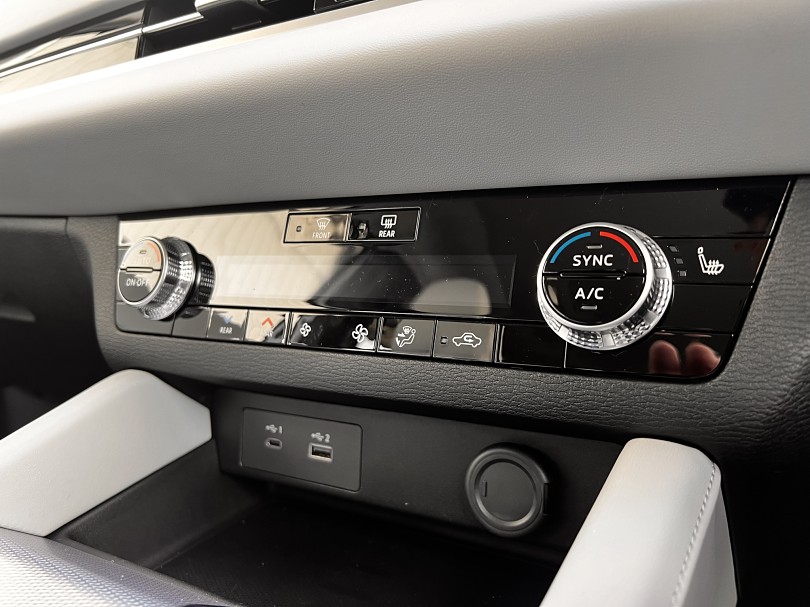 2023 Mitsubishi Outlander 18