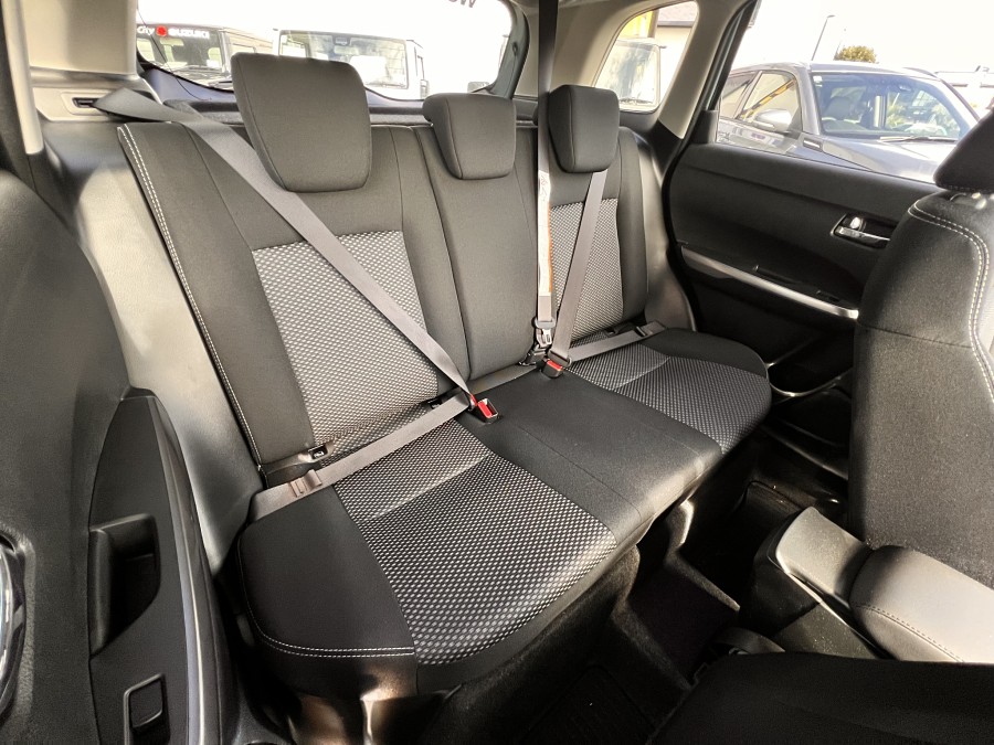 2025 Suzuki Vitara 7