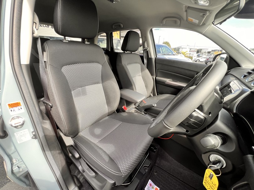 2025 Suzuki Vitara 8