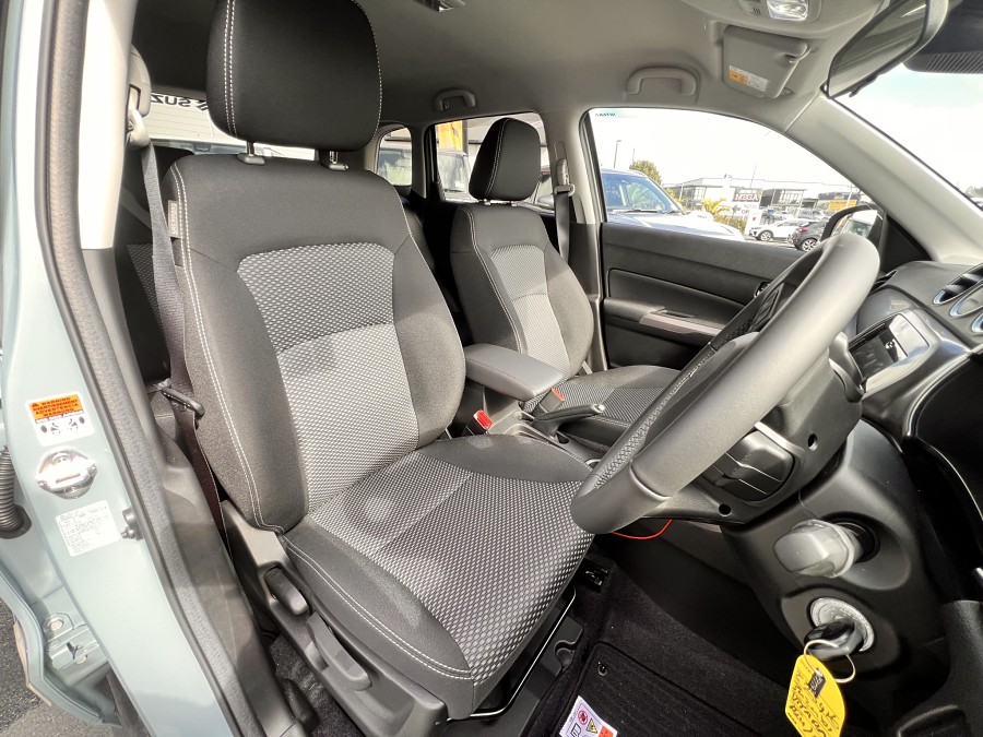 2025 Suzuki Vitara 8