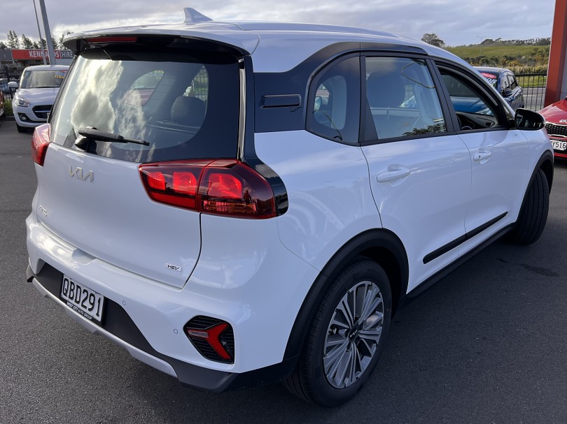 2023 Kia Niro Plus 4