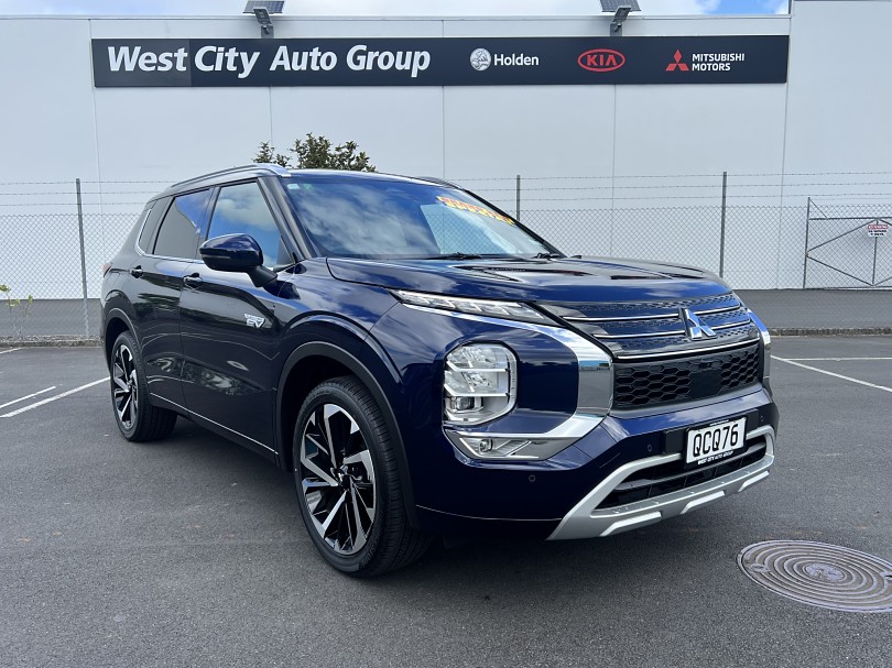 2023 Mitsubishi Outlander 1