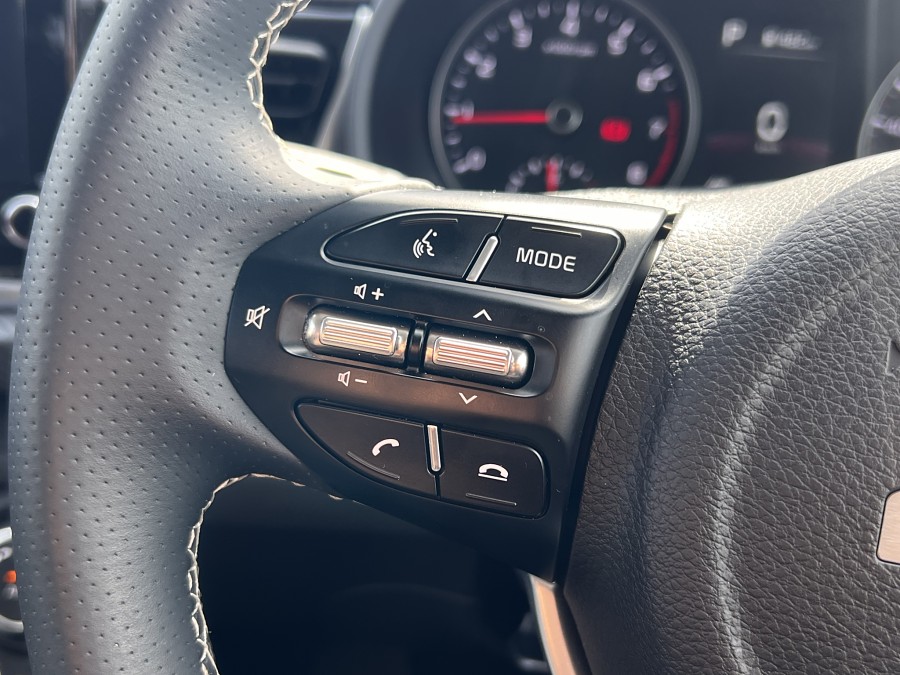 2023 Kia Rio 16