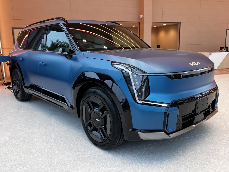 2023 Kia EV9 1