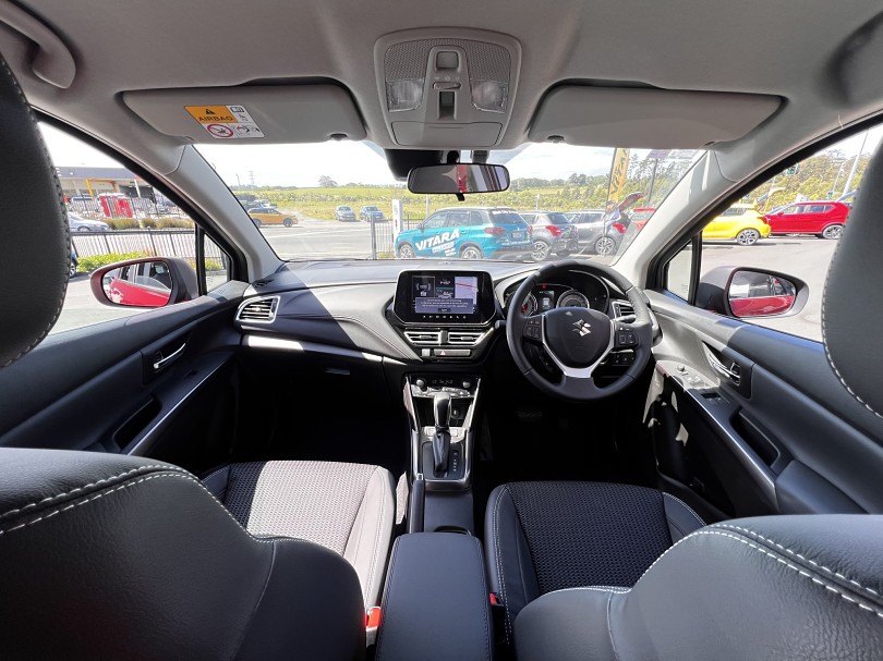 2023 Suzuki S-Cross 9