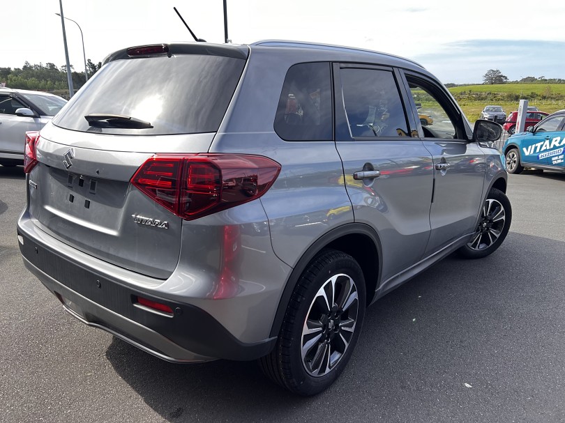 2023 Suzuki Vitara 4