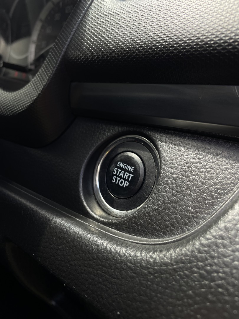 2013 Suzuki Swift 8