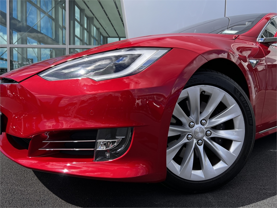 2020 Tesla Model S 4