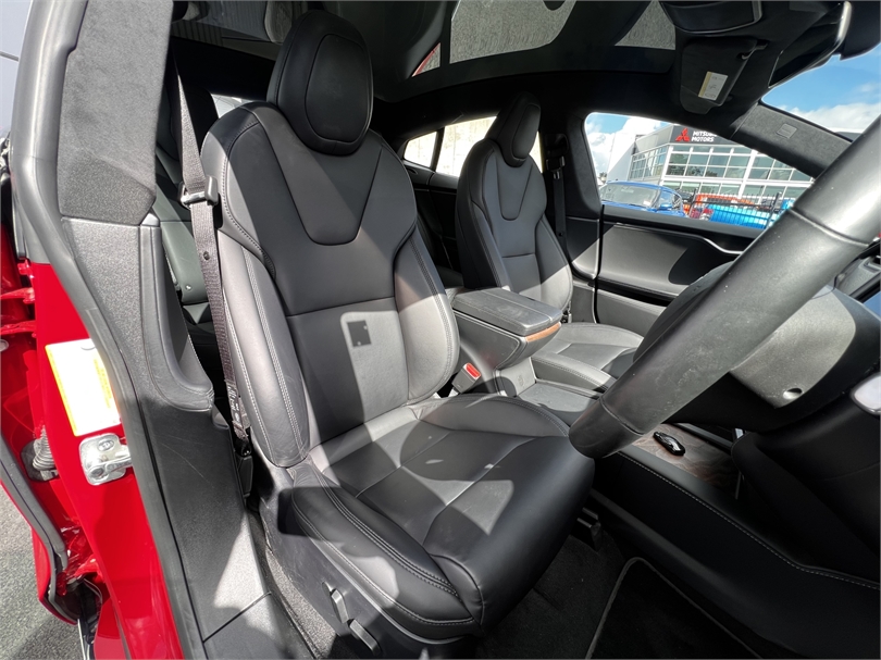 2020 Tesla Model S 8