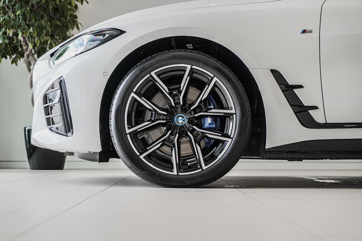 BMW i4 eDrive40